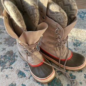 Sorel Winter Boots in Brown and Red